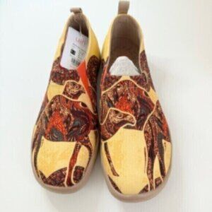 UIN Size 9.5 Slip On Shoes Canvas Comfortable Loafers Middle East Impression